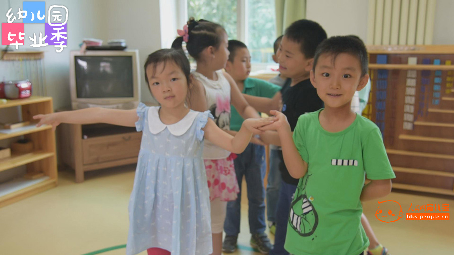 6月26日，朝陽區培華實驗幼兒園。小朋友們在彩排將在畢業典禮上表演的“邀請舞”（譚琳 攝）