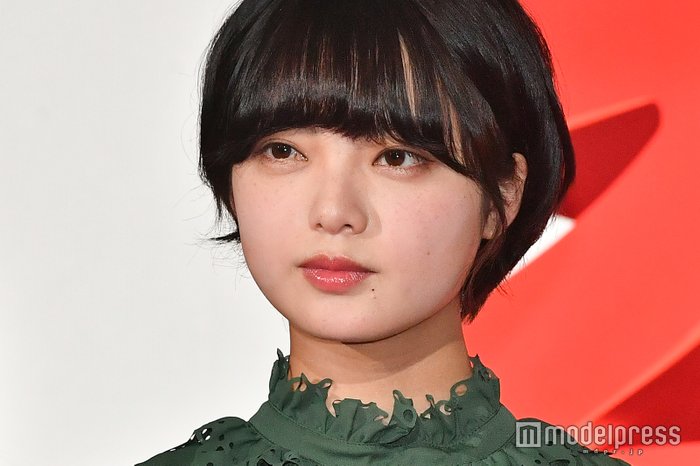 欅坂46 成员平手友梨奈从舞台上意外跌落受伤 日本频道 人民网