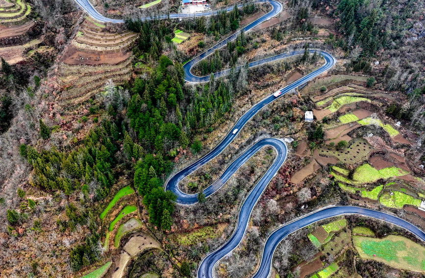 重庆酉阳：盘山路 幸福路