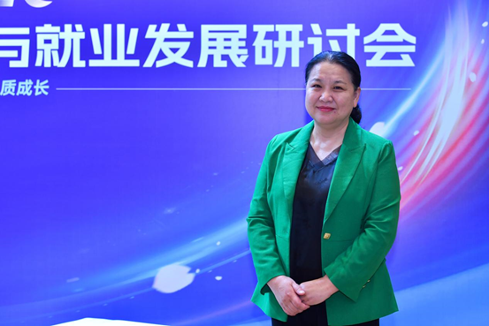 天津城市职业学院党委书记李彦接受人民网专访。人民网记者 任峰涛摄