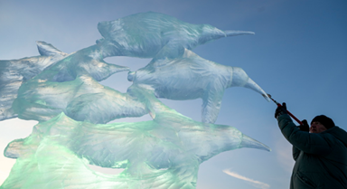 十二国冰雕师“冰城”秀技