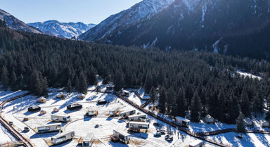 青海祁连:冰雪旅游热