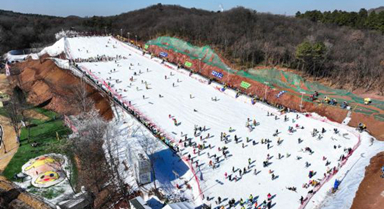 江南小城冰雪热