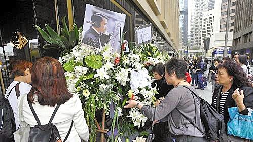张国荣的粉丝在每年4月1日前后都会自发在香港文华东方酒店外悼念