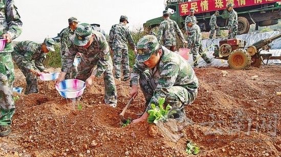 人口多的乡镇_阿合奇县 赶哈拉奇乡的巴扎天(3)