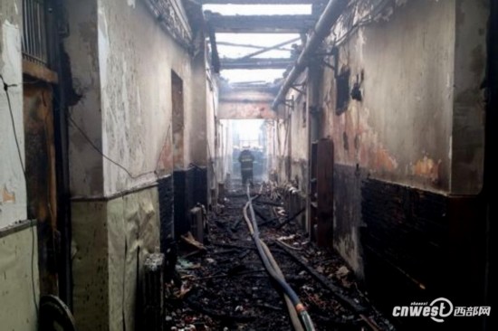 西安交大化学实验中心着火 已被扑灭无人员伤亡
