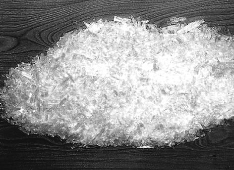 科技   冰毒,即兴奋剂甲基苯丙胺,因其原料外观为纯白结晶体,晶莹剔透