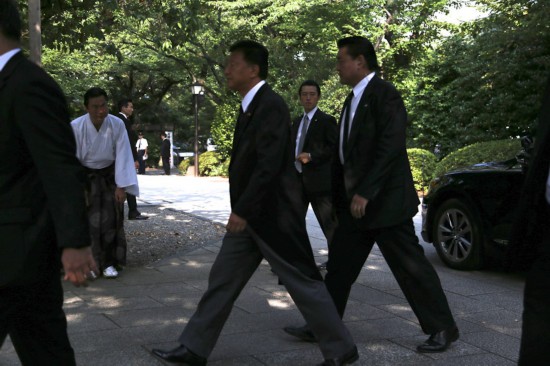 日本总务大臣新藤义孝参拜靖国神社【高清组图【9】