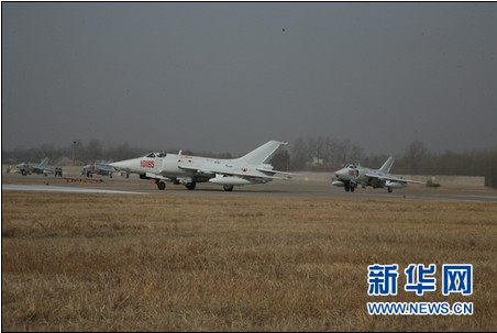 沈阳空军某部一架强5战机在大连坠毁 飞行员牺牲(图)