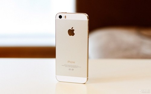 全新iOS 7系统 港版iPhone 5S欲破5000