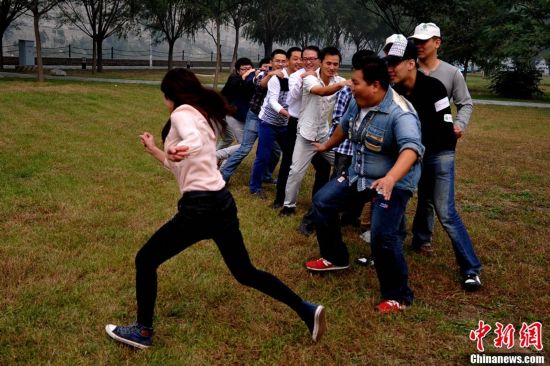 黄金周临近 单身男女节前相亲求脱光