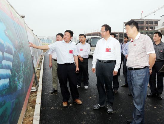 沭阳县委书记蒋建明一行到泗洪考察小城市建设