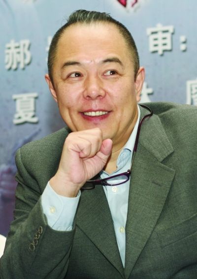 "皇阿玛"刀影玩枪战 张铁林:娱乐圈没那么恐怖