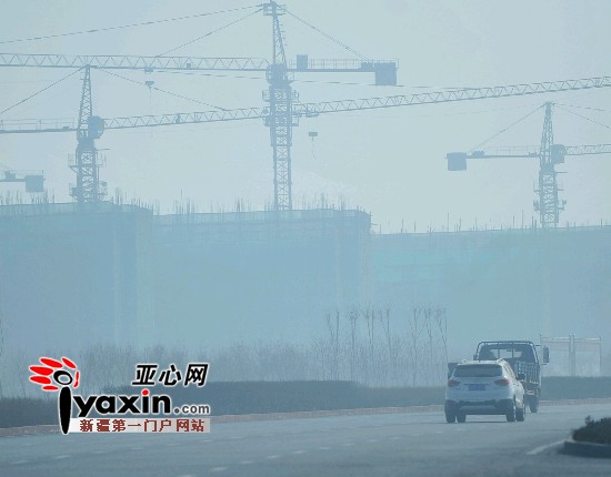 乌鲁木齐市发布入秋后首个大雾橙色预警 上周末起出现的雾霾天中霾明显多于雾