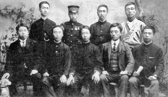 1905年,日本东京,华兴会部分成员合影.