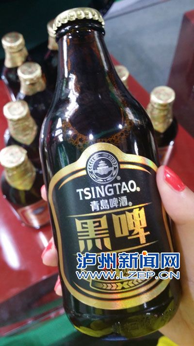 泸州:2014酒博会特色酒瓶受追捧