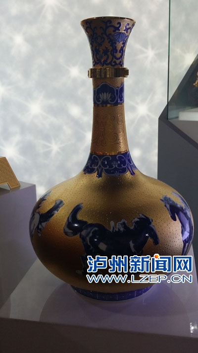 泸州:2014酒博会特色酒瓶受追捧