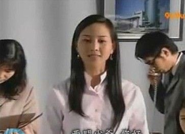 张钧甯在02年就出演流星花园,不过当时她只是客串西门的秘书一角