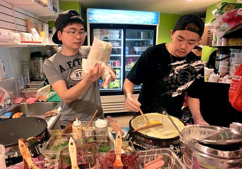 中国留学生波士顿卖煎饼果子 华人大爱家乡味