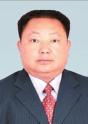 历任永平县副县长,漾濞县常务副县长,县委副书记,县长,县委书记等职.