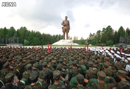 朝鲜国土 人口与军队_朝鲜领导人金正恩新年视察军队 高清组图