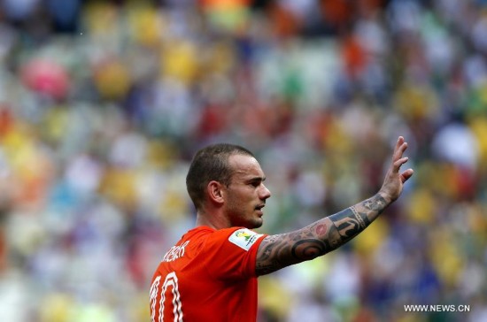 Netherlands won 2-1 over Mexico and qualified for Quarter-finals on Sunday.