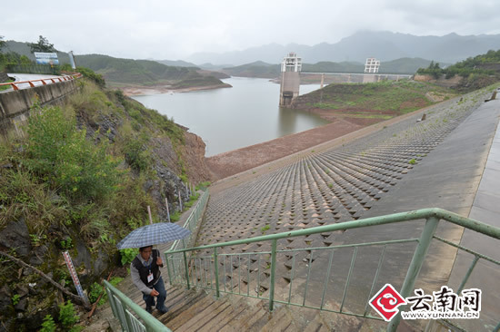 昨日,晚报记者冒著细雨,来到禄劝县云龙水库进行了实地探访.