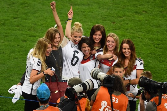 世界杯冠军德国队吸金超模太太团助阵