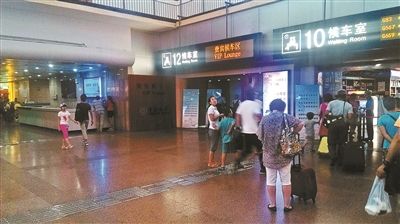 高铁免费矿泉水改为限时领取 北京西站定时赠