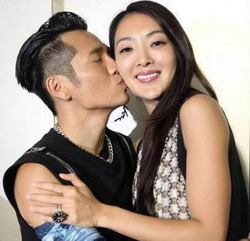 曹格婚纱照_曹格女儿