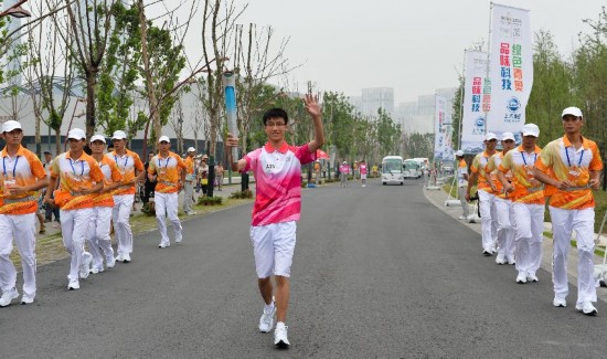 (SP)CHINA-NANJING-YOUTH OLYMPIC GAMES-TORCH RELAY