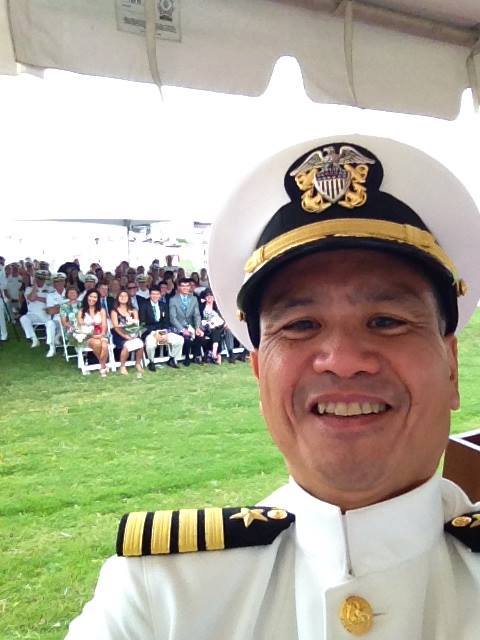 一家出两名航母舰长:菲裔美军替妹夫接管航母【2】