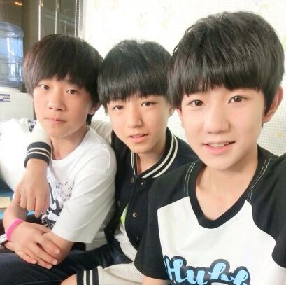 资料显示,tfboys成立于2013年暑假,出道不够 一年.