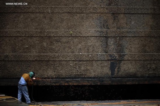 PANAMA-PANAMA CITY-CANAL-MAINTENANCE