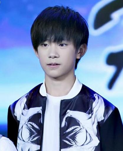 TFboys年代秀大秀劲歌热舞 王俊凯王源古装扮