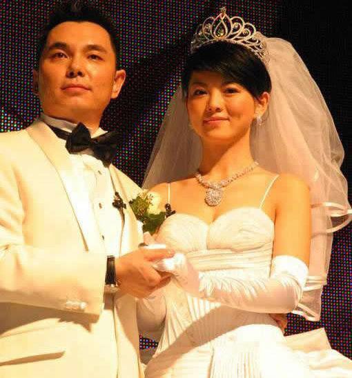 2005年李湘和李厚霖两位新人在嘉里中心举行的婚礼.