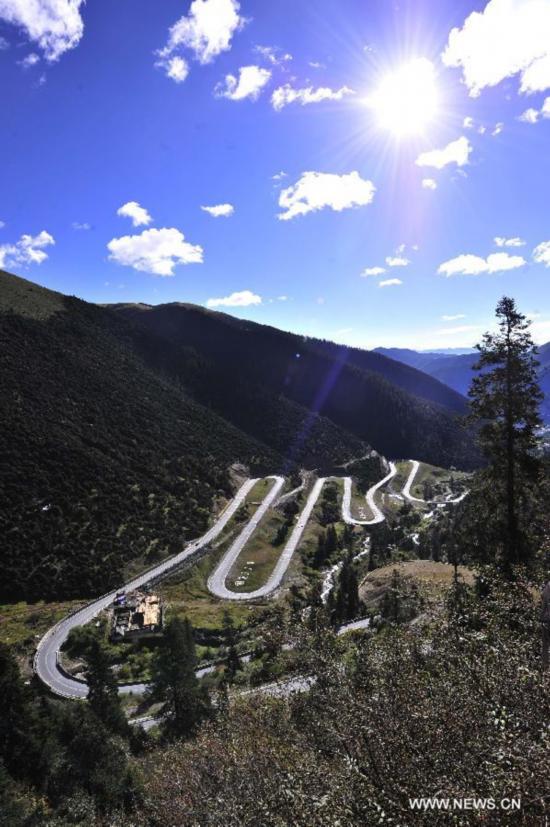 CHINA-SICHUAN-MOUNTAIN ROAD-REBUILDING (CN)