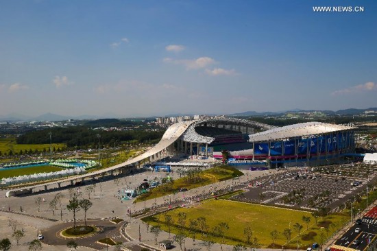 Photo taken on Sept. 19, 2014 shows the Incheon Asiad Main Stadium, where the opening ceremony of the 17th Asian Games will be held, in Incheon, South Korea. 