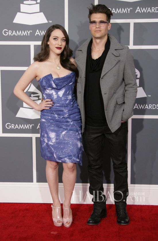 ء˹  (Kat Dennings) ǰNick Zano