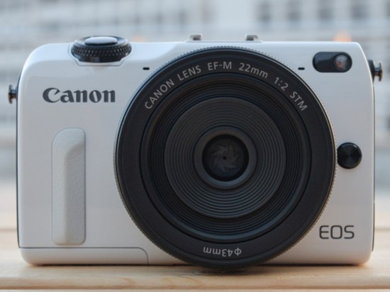 EOS M2