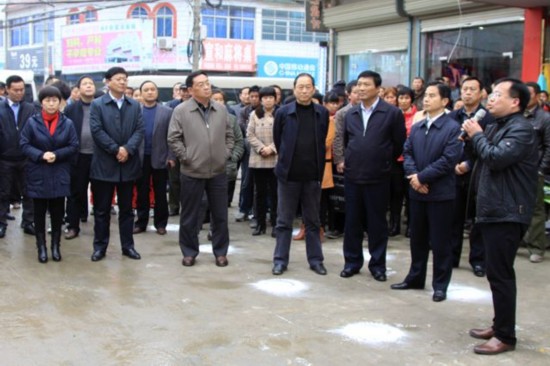 江淮传真 县区新闻 颍上县      会前,与会人员先后来到半岗镇,八里河