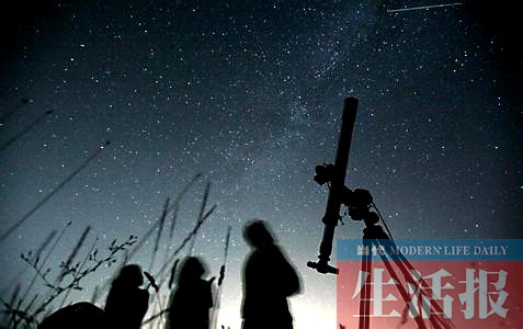 12月双子座小熊座流星雨满天飞 或可以许愿许