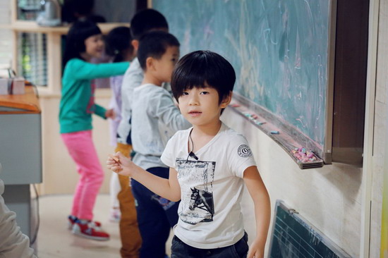 《一年级》首堂惊喜连连 "鬼马"李昊煜捣蛋逼疯陈学冬