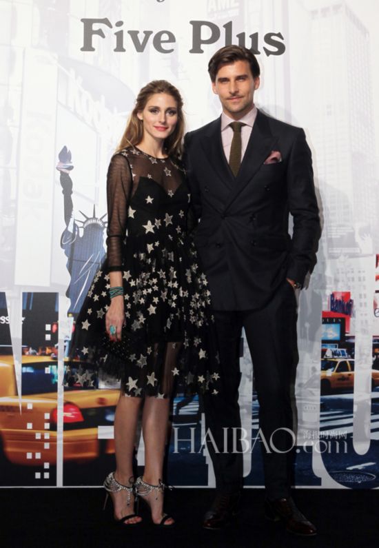 άǡĪ (Olivia Palermo) ϹԼ˹챴 (Johannes Huebl) Я ϯZac Posen For Five Plusϵʱװ