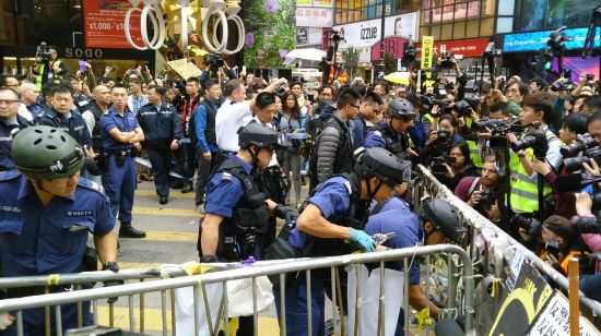 香港两个半小时完成铜锣湾清场 结束79天占领