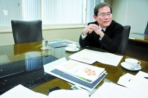 东京大学校长滨田纯一。