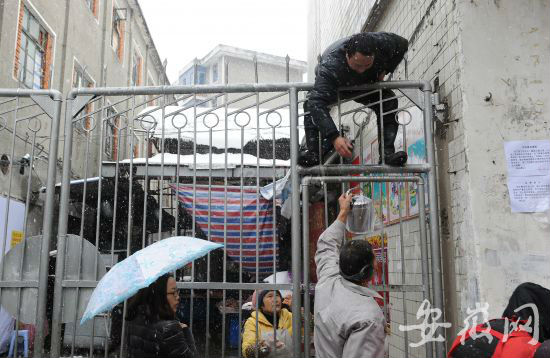 合肥亳州路菜市场昨紧急闭市 附近市民吃闭门