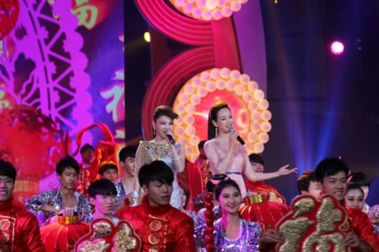 李昱和录制2015北京卫视春晚 串烧和美拜年歌