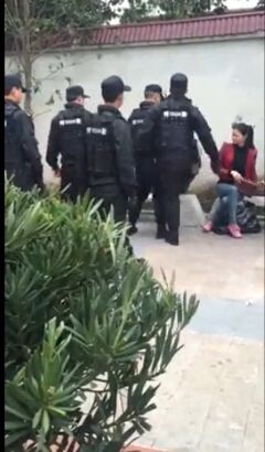 网曝杭州警察打人视频热传 警方称为保安与商