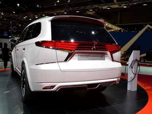 () ŷ() 2014 PHEV Concept-S